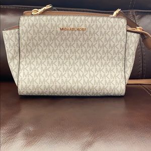 Michael Kors Crossbody